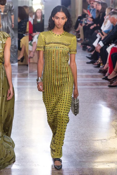 Look 72